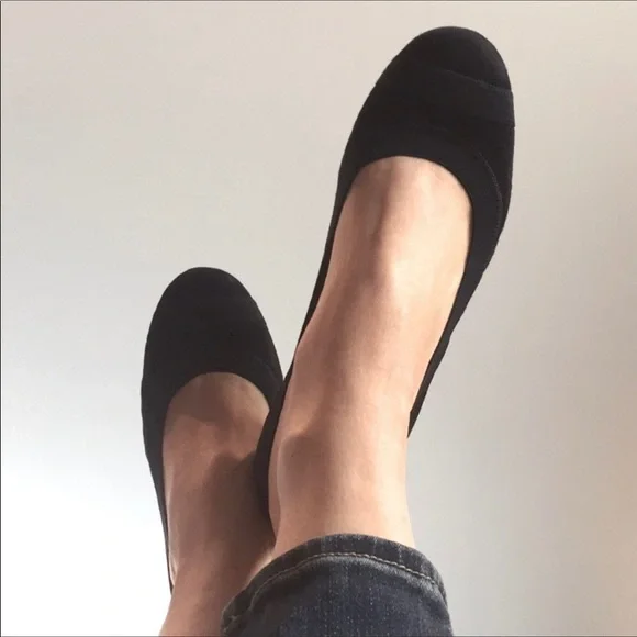 STUART WEITZMAN GIVEABLE BLACK LEATHER FLATS 8M - Picture 3 of 11